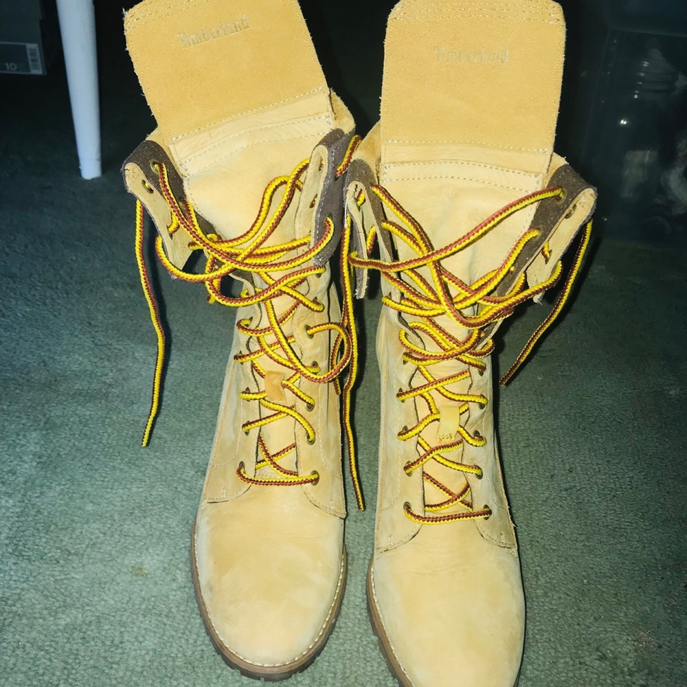 Heeled boots
